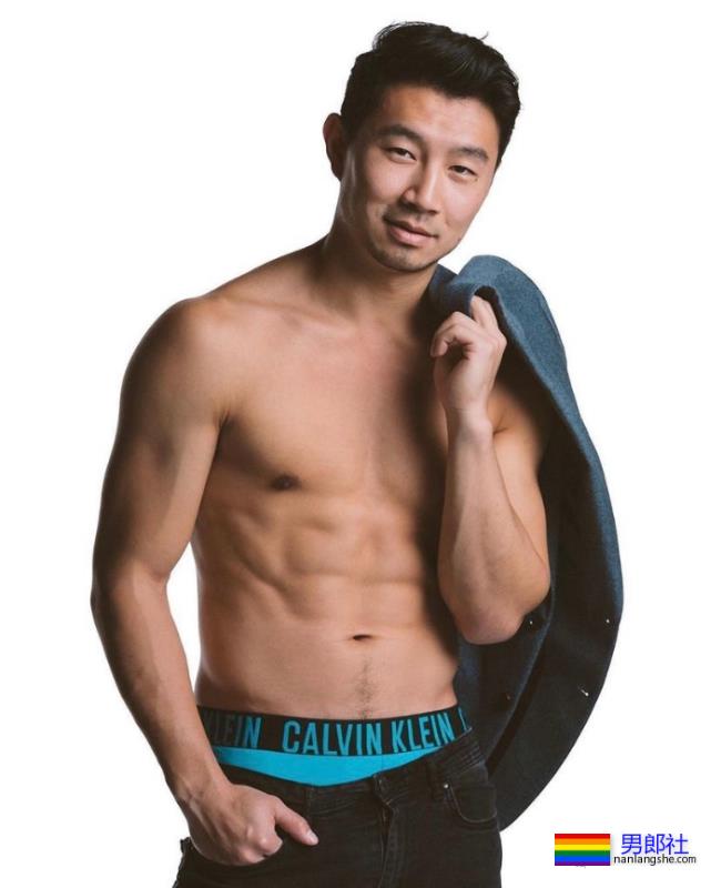 CK找了个东北中年大叔当男模，新拍的内裤写真引热议-51虹马