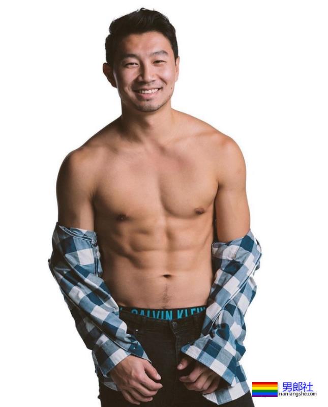 CK找了个东北中年大叔当男模，新拍的内裤写真引热议 - 51虹马