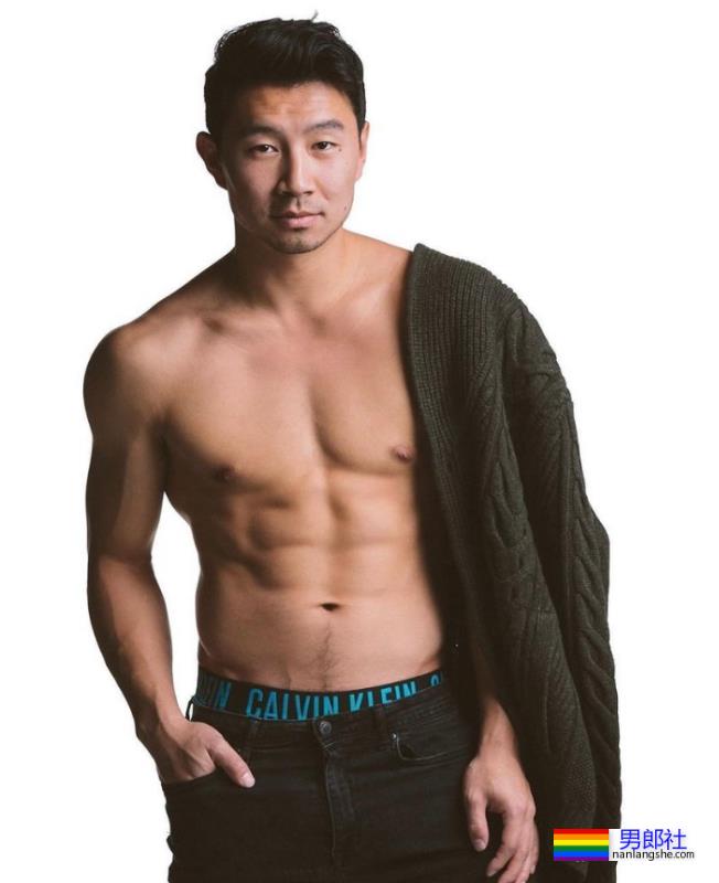 CK找了个东北中年大叔当男模，新拍的内裤写真引热议 - 51虹马