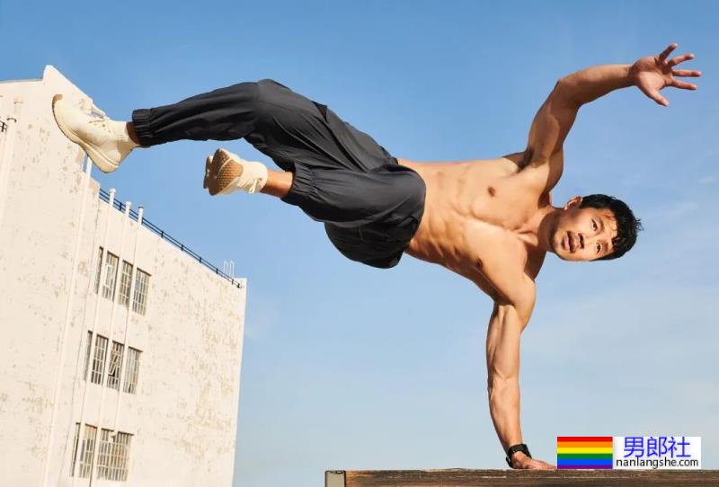 CK找了个东北中年大叔当男模，新拍的内裤写真引热议 - 51虹马