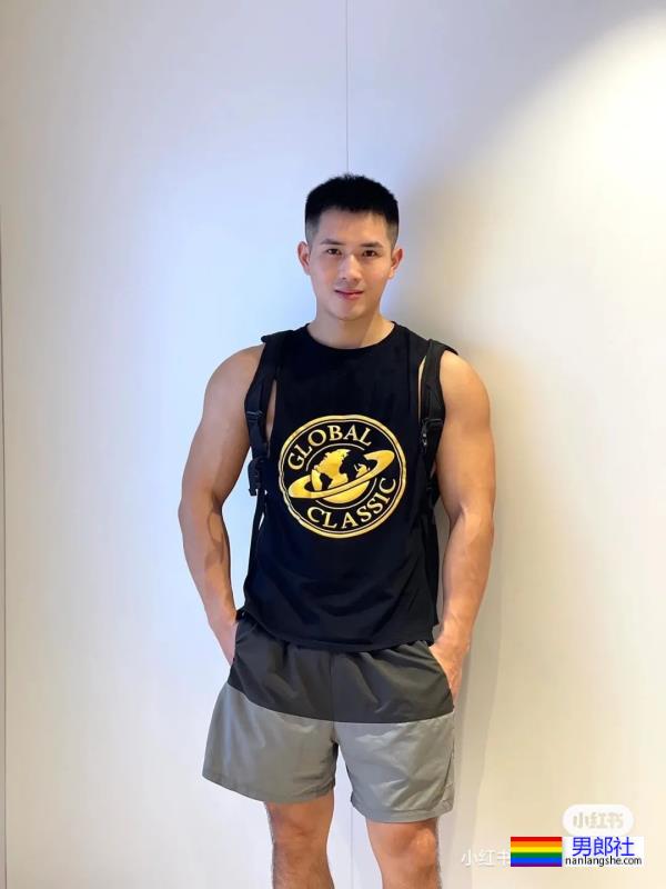 这样的公狗腰肌肉Boy，你爱吗？ - 51虹马