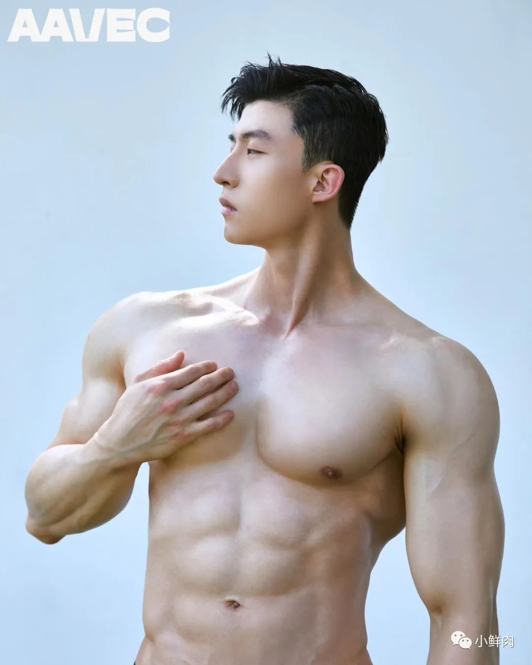 没想到他壮成这样了！童颜巨肌小哥最新写真来了！-51虹马