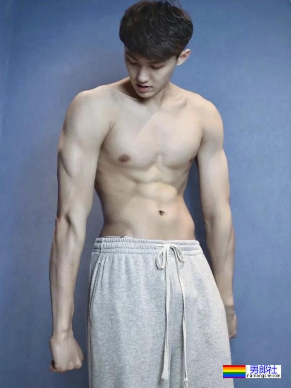 195CM沈阳小哥，身材太棒了 - 51虹马