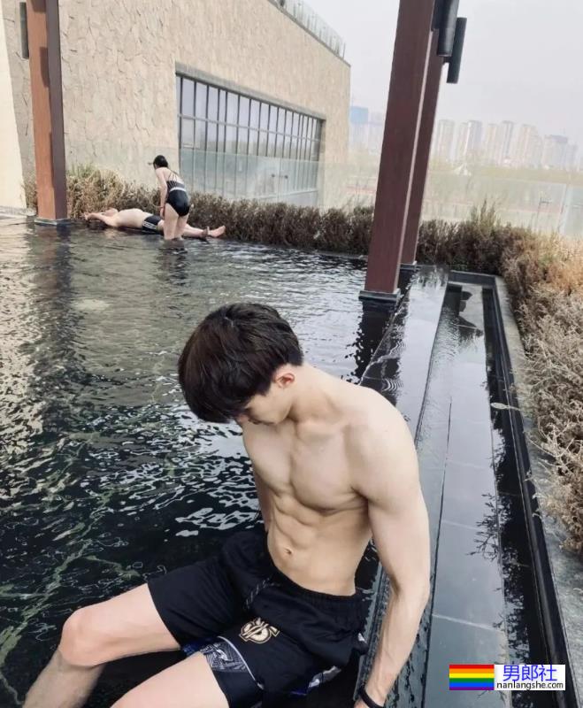 195CM沈阳小哥，身材太棒了 - 51虹马