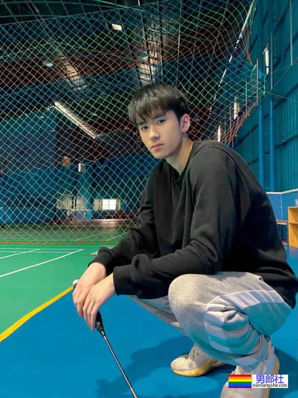 18岁清爽学弟真养眼 - 51虹马