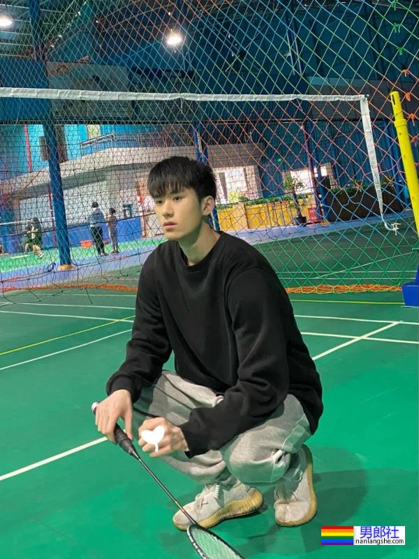 18岁清爽学弟真养眼 - 51虹马