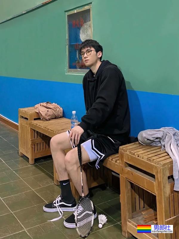 18岁清爽学弟真养眼 - 51虹马