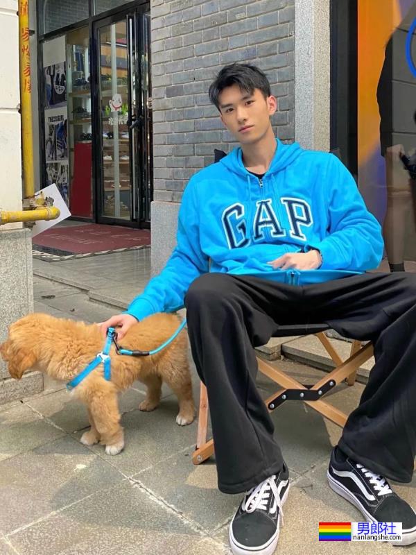 18岁清爽学弟真养眼 - 51虹马