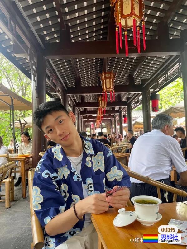 清新瑜伽男孩小哥哥 - 51虹马