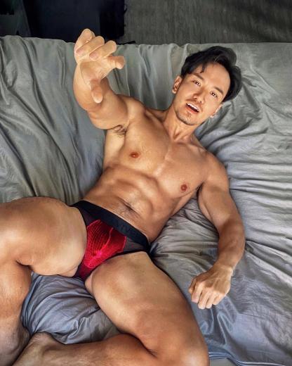 姿势一百分！热爱渔网装的辣个男人：freer - 51虹马