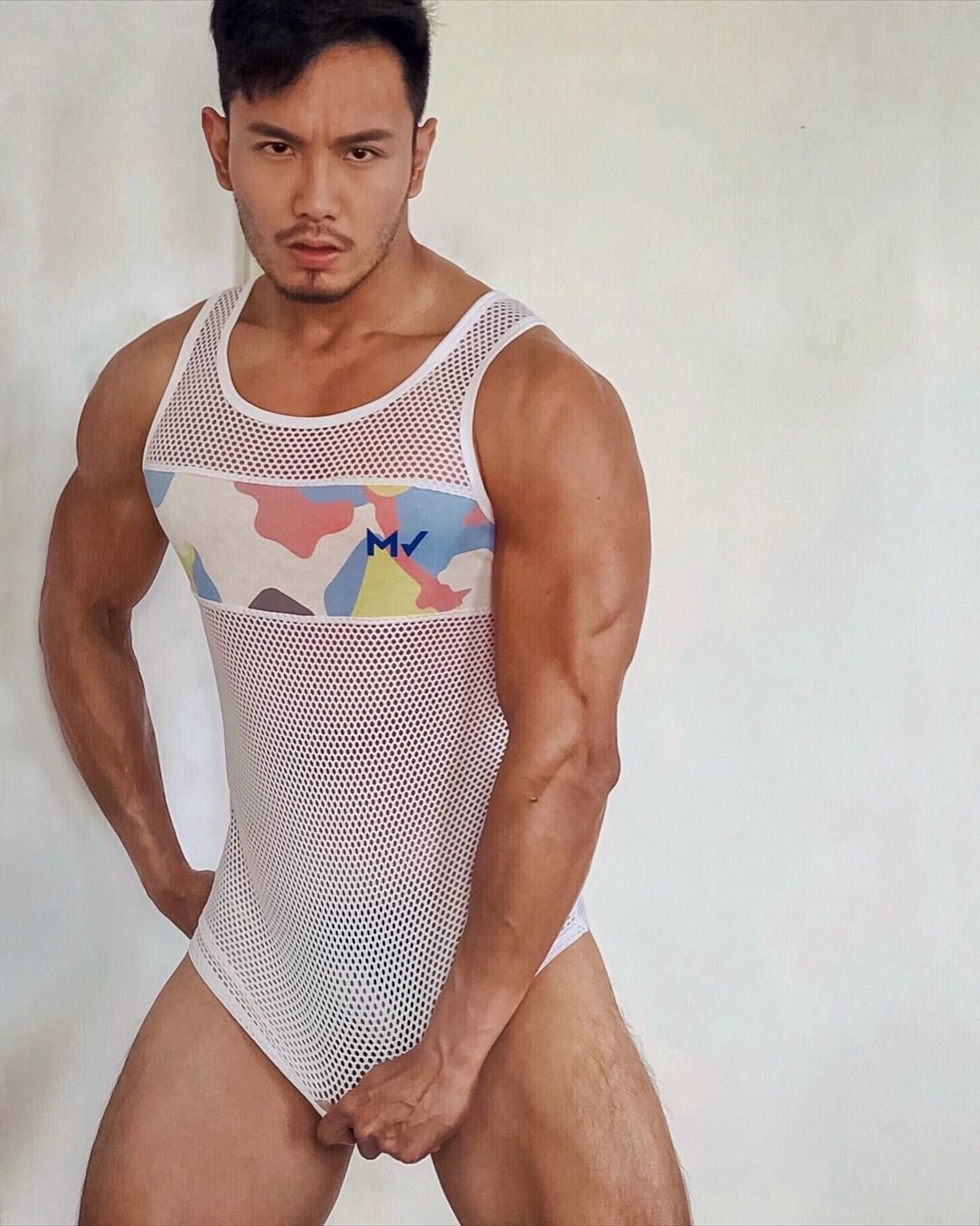 姿势一百分！热爱渔网装的辣个男人：freer - 51虹马