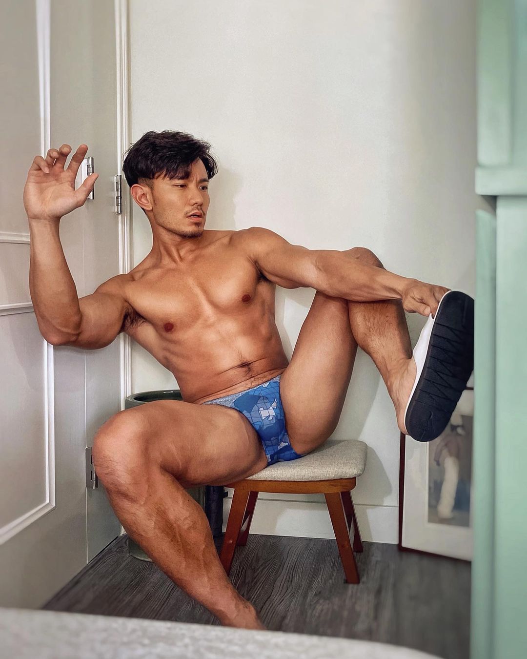 姿势一百分！热爱渔网装的辣个男人：freer - 51虹马