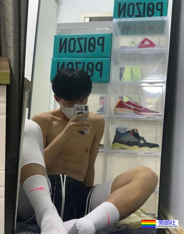 186CM 体育生 - 51虹马