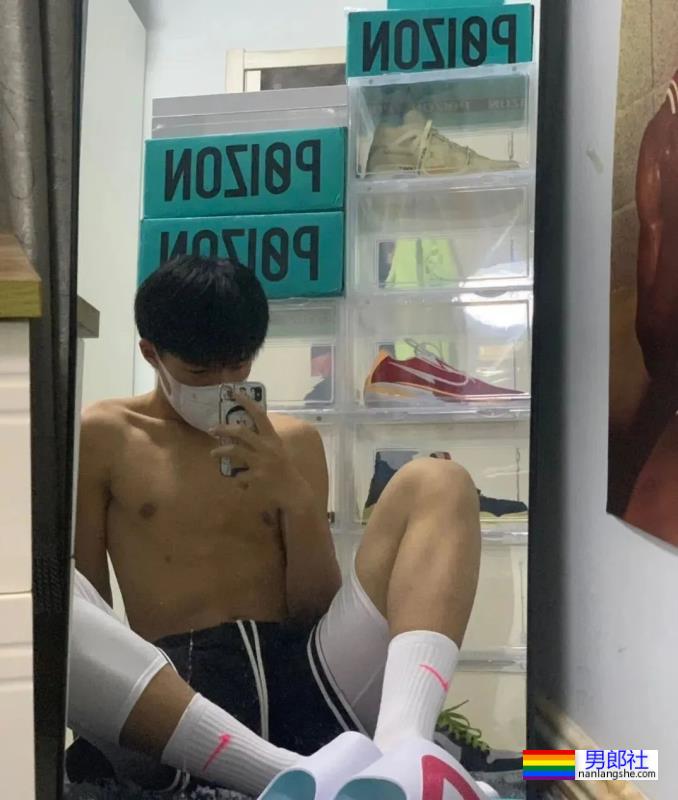 186CM 体育生 - 51虹马