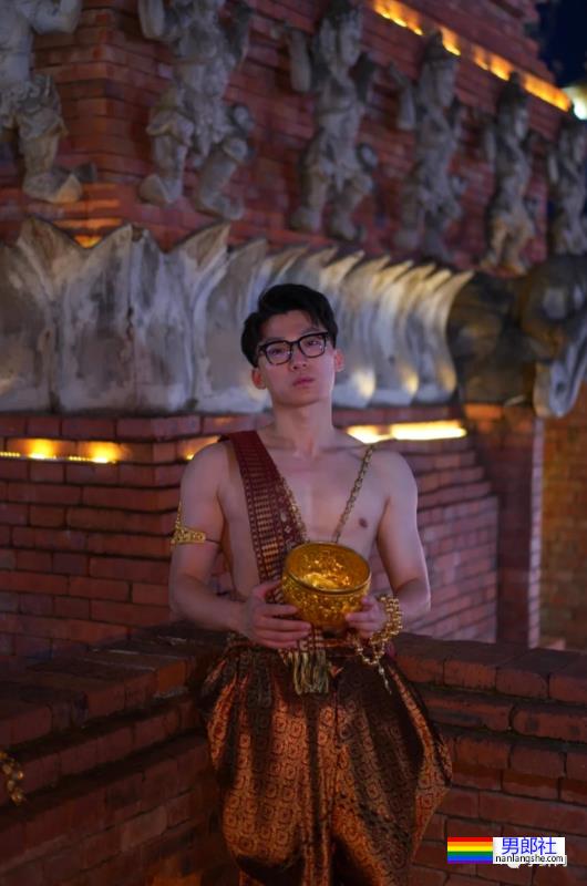 毛若懿最新硬照一览!如今网红帅哥都跑去西双版纳出片了? - 51虹马 毛若懿最新硬照一览!如今网红帅哥都跑去西双版纳出片了? - 51虹马