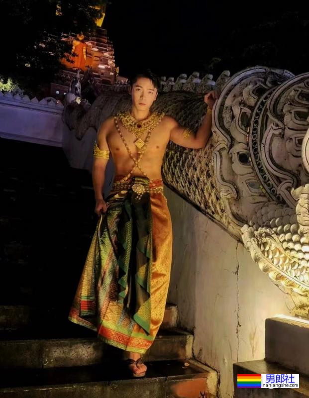 毛若懿最新硬照一览!如今网红帅哥都跑去西双版纳出片了? - 51虹马 毛若懿最新硬照一览!如今网红帅哥都跑去西双版纳出片了? - 51虹马