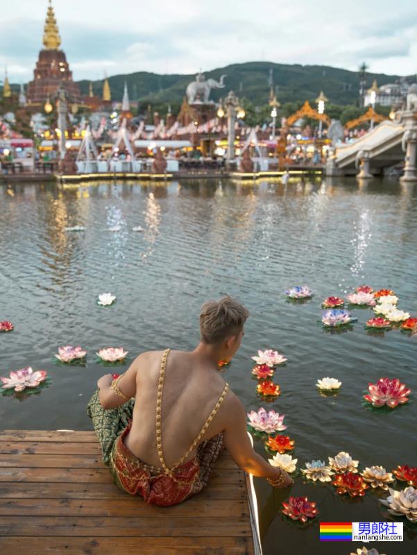 毛若懿最新硬照一览!如今网红帅哥都跑去西双版纳出片了? - 51虹马 毛若懿最新硬照一览!如今网红帅哥都跑去西双版纳出片了? - 51虹马