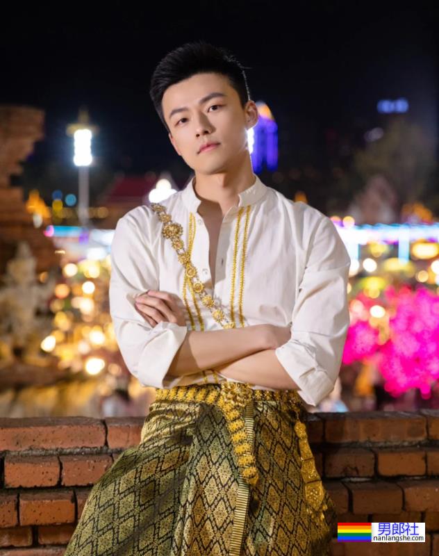 毛若懿最新硬照一览!如今网红帅哥都跑去西双版纳出片了? - 51虹马 毛若懿最新硬照一览!如今网红帅哥都跑去西双版纳出片了? - 51虹马