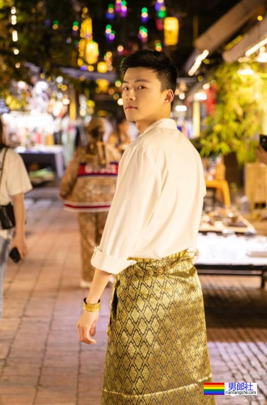 毛若懿最新硬照一览!如今网红帅哥都跑去西双版纳出片了? - 51虹马 毛若懿最新硬照一览!如今网红帅哥都跑去西双版纳出片了? - 51虹马