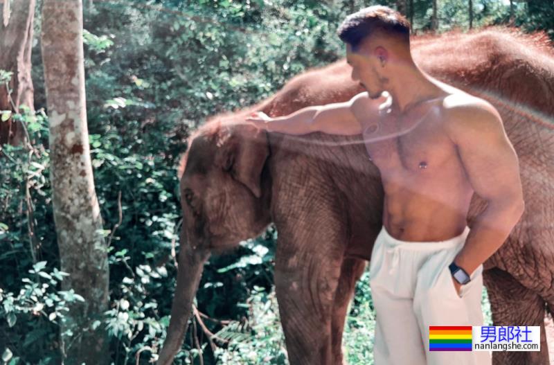 毛若懿最新硬照一览!如今网红帅哥都跑去西双版纳出片了? - 51虹马 毛若懿最新硬照一览!如今网红帅哥都跑去西双版纳出片了? - 51虹马