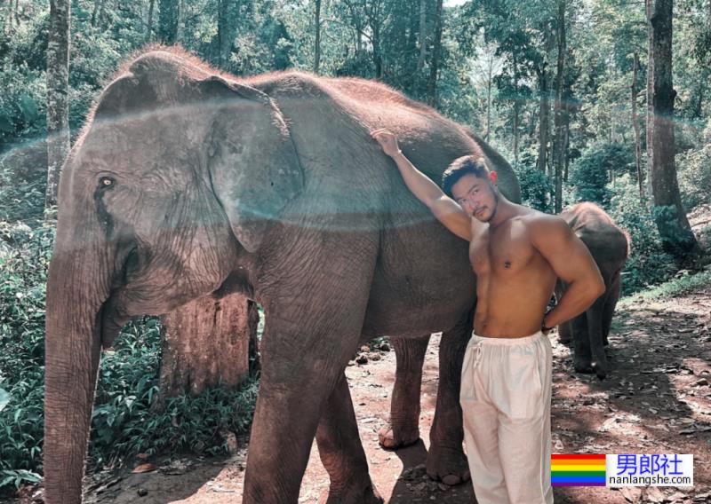 毛若懿最新硬照一览!如今网红帅哥都跑去西双版纳出片了? - 51虹马 毛若懿最新硬照一览!如今网红帅哥都跑去西双版纳出片了? - 51虹马