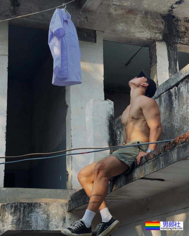 毛若懿最新硬照一览!如今网红帅哥都跑去西双版纳出片了? - 51虹马 毛若懿最新硬照一览!如今网红帅哥都跑去西双版纳出片了? - 51虹马