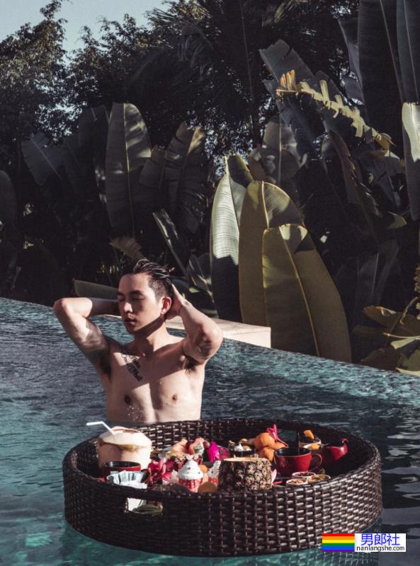 毛若懿最新硬照一览!如今网红帅哥都跑去西双版纳出片了? - 51虹马 毛若懿最新硬照一览!如今网红帅哥都跑去西双版纳出片了? - 51虹马