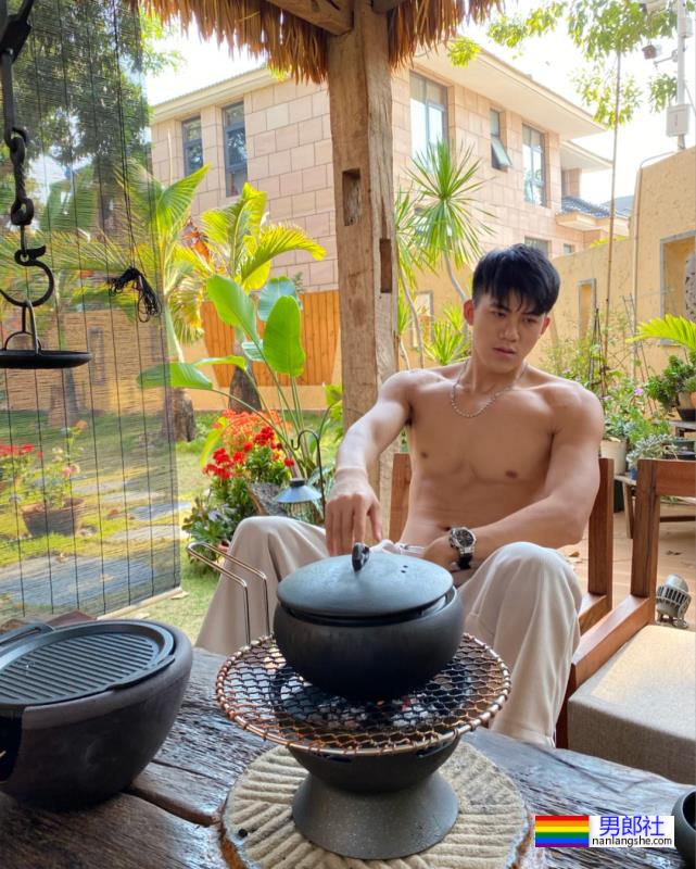 毛若懿最新硬照一览!如今网红帅哥都跑去西双版纳出片了? - 51虹马 毛若懿最新硬照一览!如今网红帅哥都跑去西双版纳出片了? - 51虹马