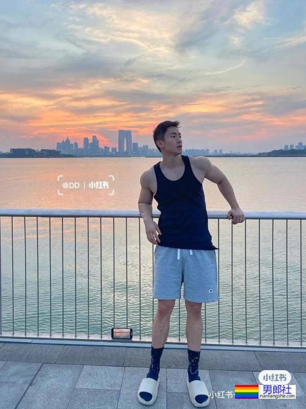 肌肉鲜肉 - 51虹马