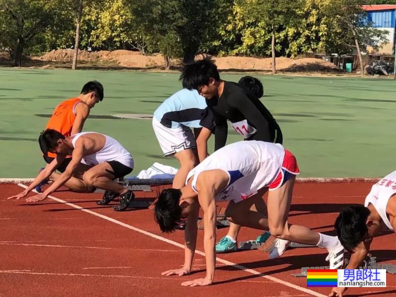 白袜长腿体育生 - 51虹马