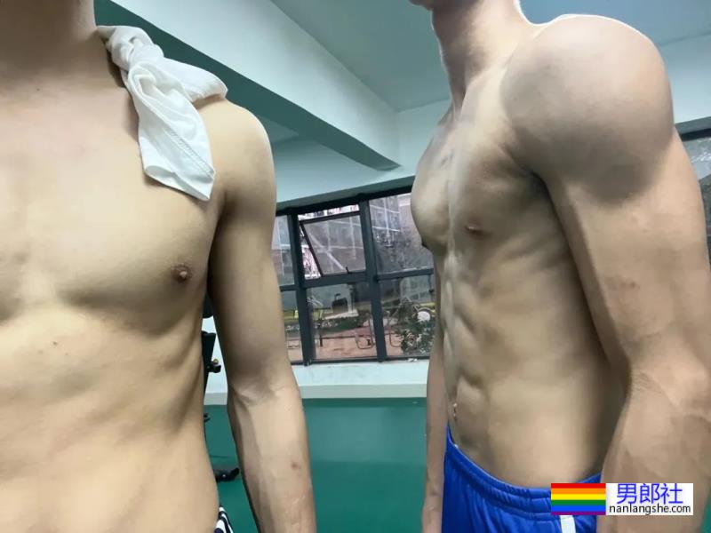 白袜长腿体育生 - 51虹马