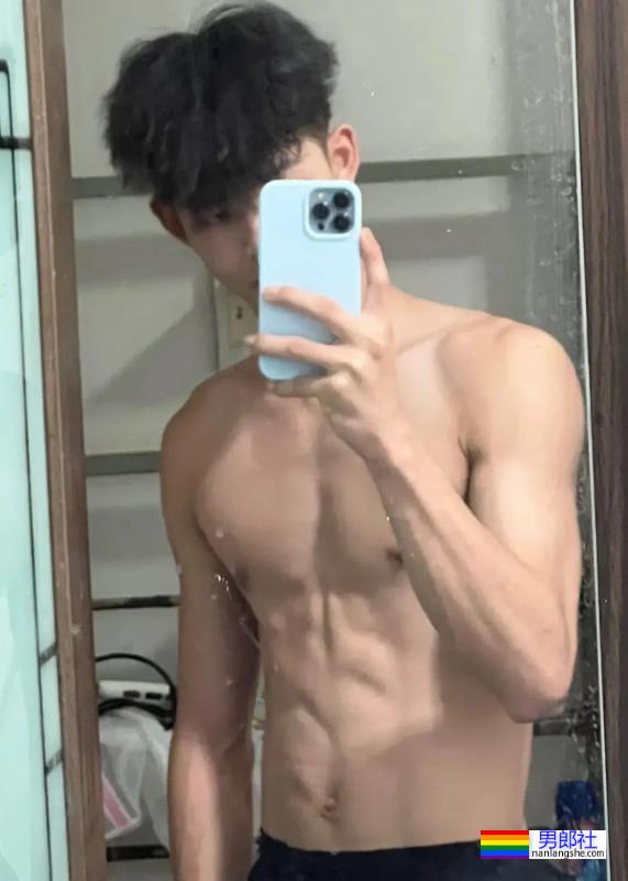 白袜长腿体育生 - 51虹马