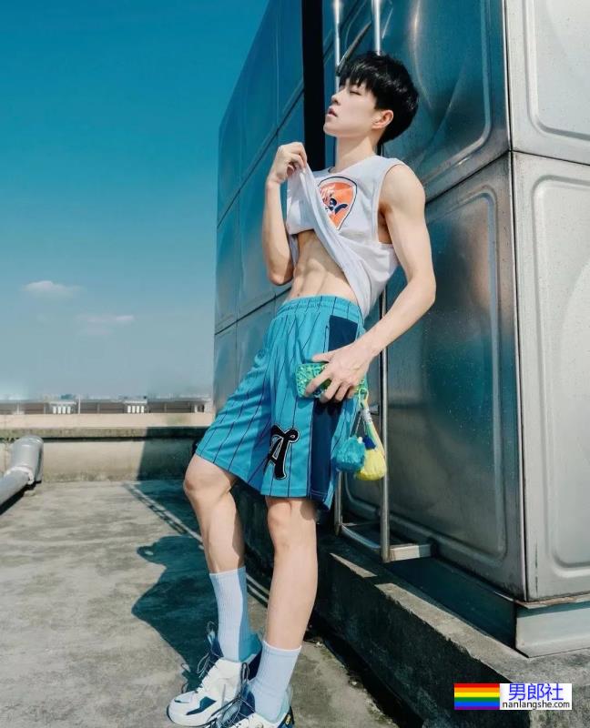 鲜肉弟弟，很清凉 - 51虹马