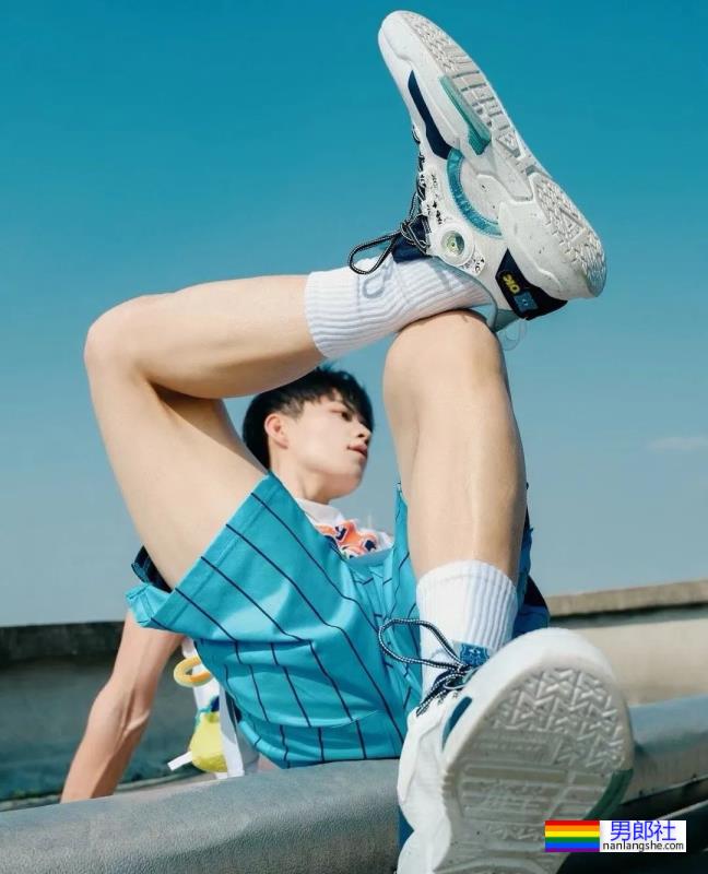 鲜肉弟弟，很清凉 - 51虹马