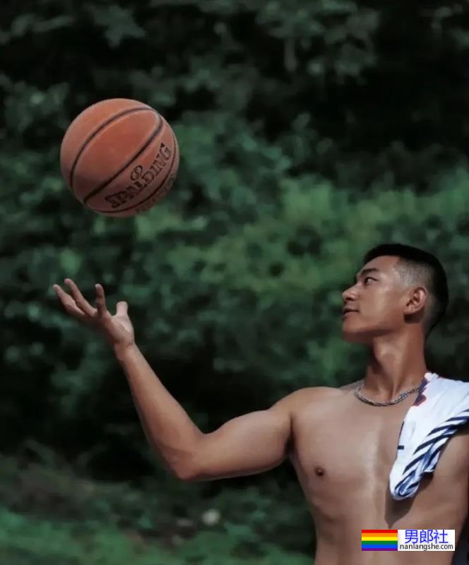 筋肉体育生小哥-51虹马