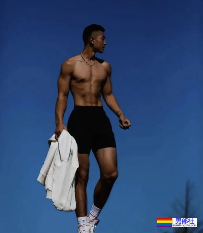 筋肉体育生小哥 - 51虹马