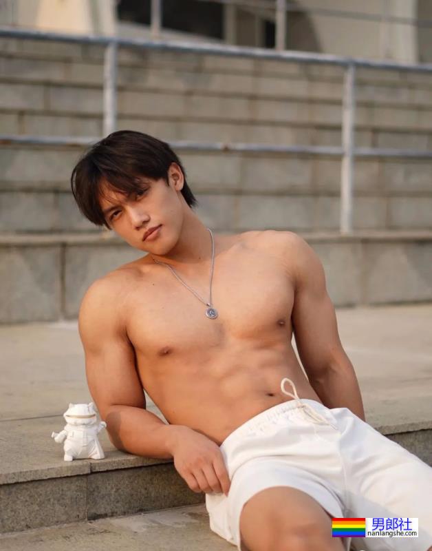 长腿薄肌小哥哥 - 51虹马