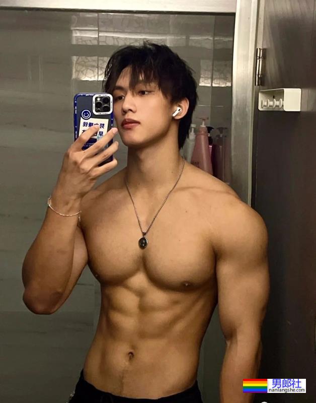 长腿薄肌小哥哥 - 51虹马