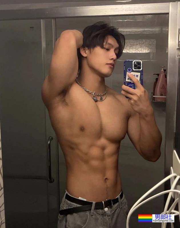 长腿薄肌小哥哥 - 51虹马