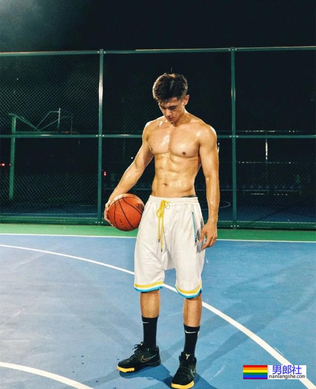 曾经星健身的“头牌”网红健身教练朱宦霖,如今变怎样了? - 51虹马 曾经星健身的“头牌”网红健身教练朱宦霖,如今变怎样了? - 51虹马