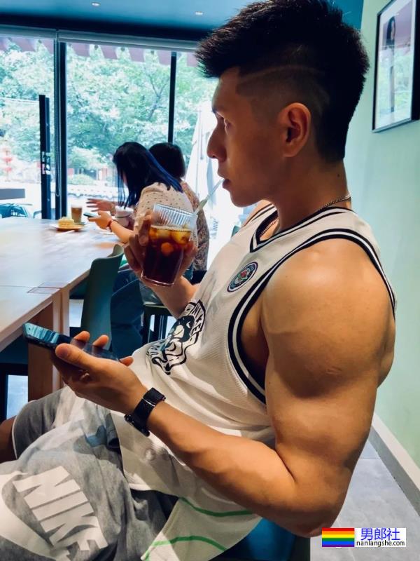 参加《非诚勿扰》被疯抢的西安体院男生,184CM的陕北汉子怎么样了呢? - 51虹马 参加《非诚勿扰》被疯抢的西安体院男生,184CM的陕北汉子怎么样了呢? - 51虹马