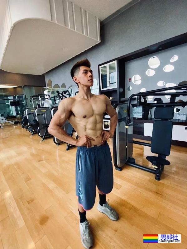 参加《非诚勿扰》被疯抢的西安体院男生,184CM的陕北汉子怎么样了呢? - 51虹马 参加《非诚勿扰》被疯抢的西安体院男生,184CM的陕北汉子怎么样了呢? - 51虹马