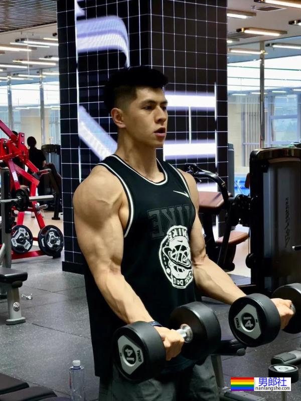 参加《非诚勿扰》被疯抢的西安体院男生,184CM的陕北汉子怎么样了呢? - 51虹马 参加《非诚勿扰》被疯抢的西安体院男生,184CM的陕北汉子怎么样了呢? - 51虹马