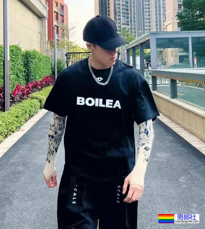 腹肌体育生，实力超强-51虹马