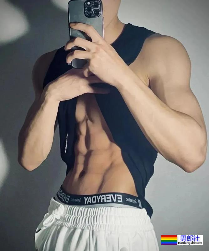 腹肌体育生，实力超强 - 51虹马