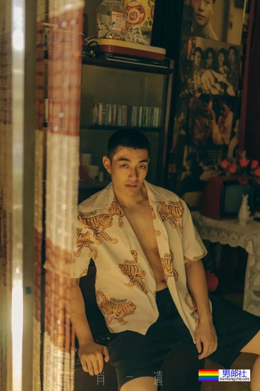 肖一遣最新写真绝了，这摔跤服小哥谁看了能抵抗得了！ - 51虹马