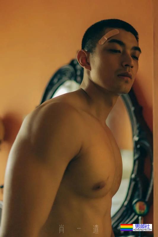 肖一遣最新写真绝了，这摔跤服小哥谁看了能抵抗得了！ - 51虹马