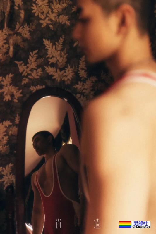 肖一遣最新写真绝了，这摔跤服小哥谁看了能抵抗得了！ - 51虹马