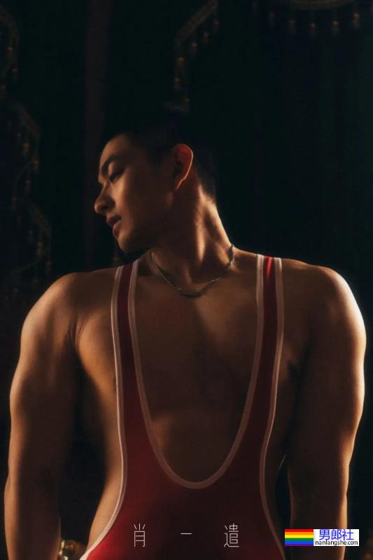 肖一遣最新写真绝了，这摔跤服小哥谁看了能抵抗得了！ - 51虹马