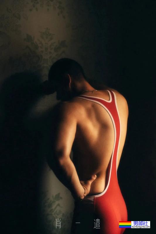 肖一遣最新写真绝了，这摔跤服小哥谁看了能抵抗得了！ - 51虹马